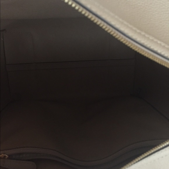 🎉Like new Michael Kors tan tote purse - Picture 4 of 6